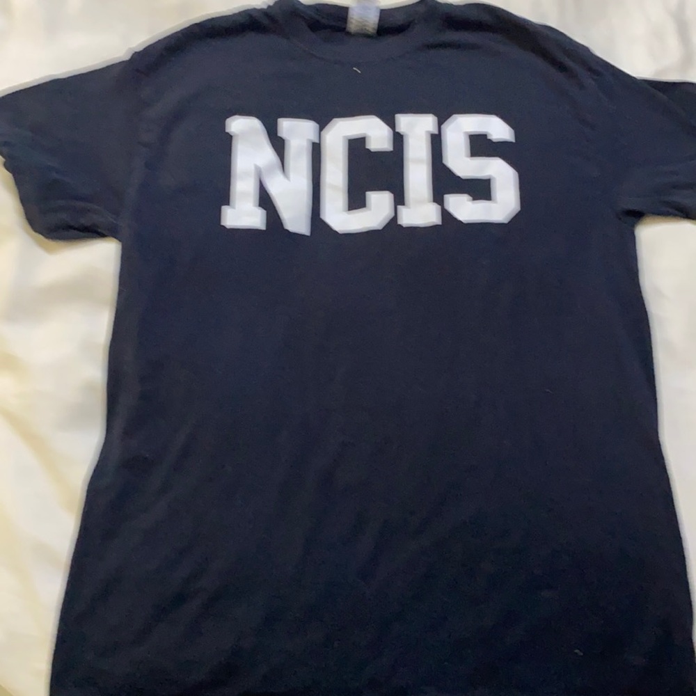 Women’s NCIS shirt size M
